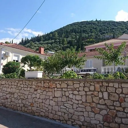 Iris Ithaca Apartment