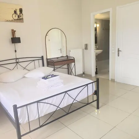 Iris Ithaca Vathy (Ithaca)