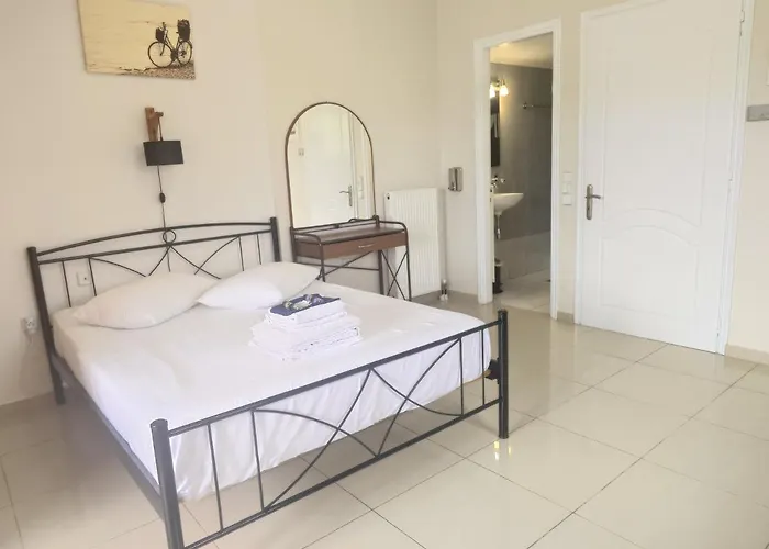 Iris Ithaca Vathy (Ithaca)